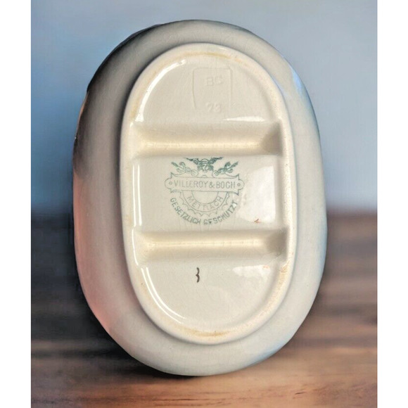 Villeroy and Boch (Mettlach) Antique Pitcher w/ Wash Basin (4 pieces) - Picture 7 of 9